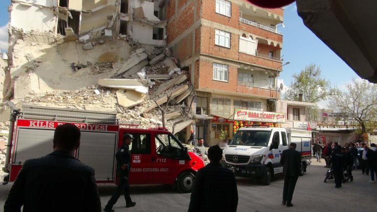 Kiliste depremde ağır hasar gören 6 katlı bina çöktü