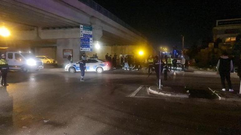 İzmitte özel halk otobüsüyle çarpışan ambulans devrildi: 3 yaralı