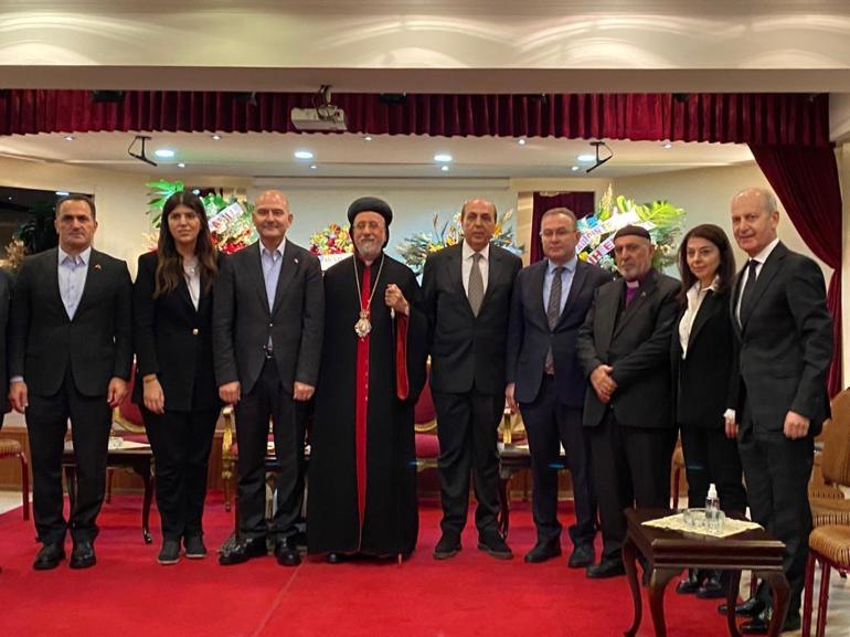 İçişleri Bakanı Soylu Süryani Kadim Meryem Ana Kilisesini ziyaret etti