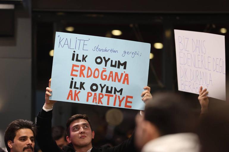 Cumhurbaşkanı Erdoğan, Çevre Şehircilik ve İklim Değişikliği Bakanı Murat Kurumun telefonundan gençlere seslendi