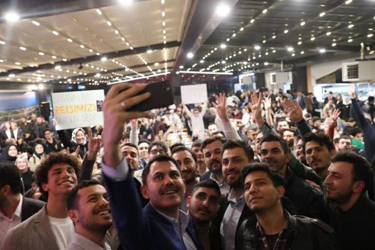 Cumhurbaşkanı Erdoğan, Çevre Şehircilik ve İklim Değişikliği Bakanı Murat Kurumun telefonundan gençlere seslendi