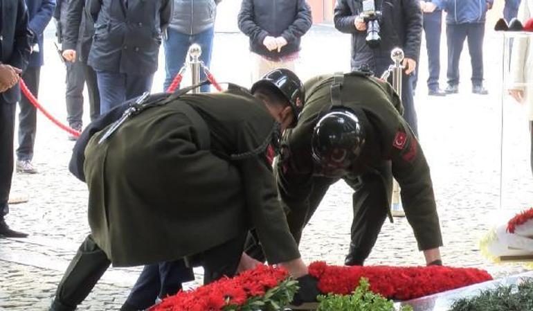 Turgut Özal mezarı başında anıldı