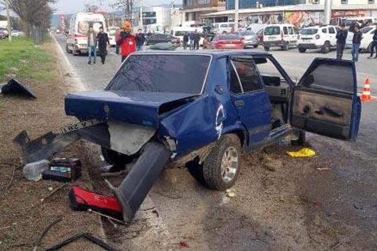 Otomobille çarpıştıktan sonra ağaca çarptı: 1 ölü, 1 yaralı