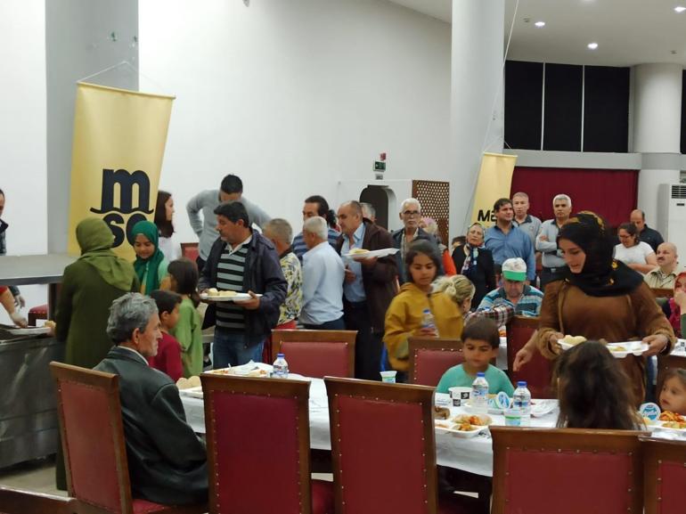 İtalyan şeflerden depremzedelere iftar yemeği