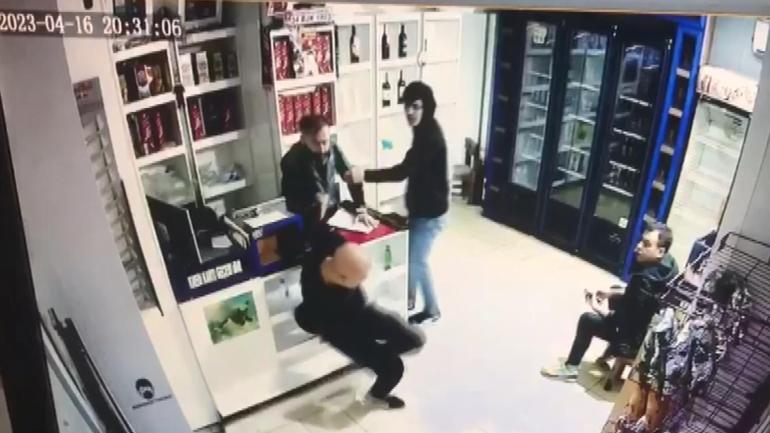 Eyüpsultanda tartıştığı eski ortağına silahla ateş edip kaçtı