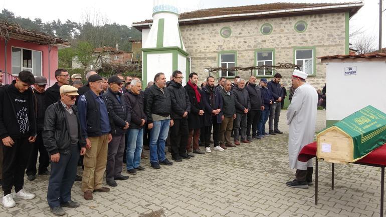 Ödüllü yönetmen Ceylanın annesi Çanakkalede toprağa verildi