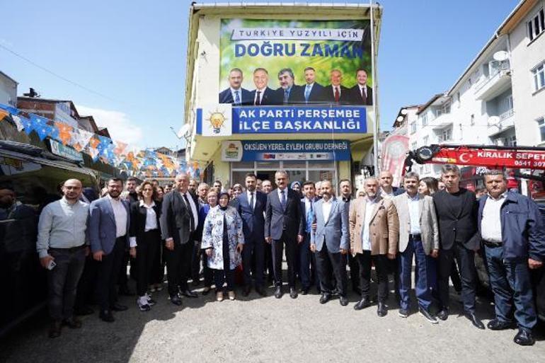 Bakan Özer: Deprem bölgesindeki 12 bin çocuğa bayram hediyesi hazırlandı