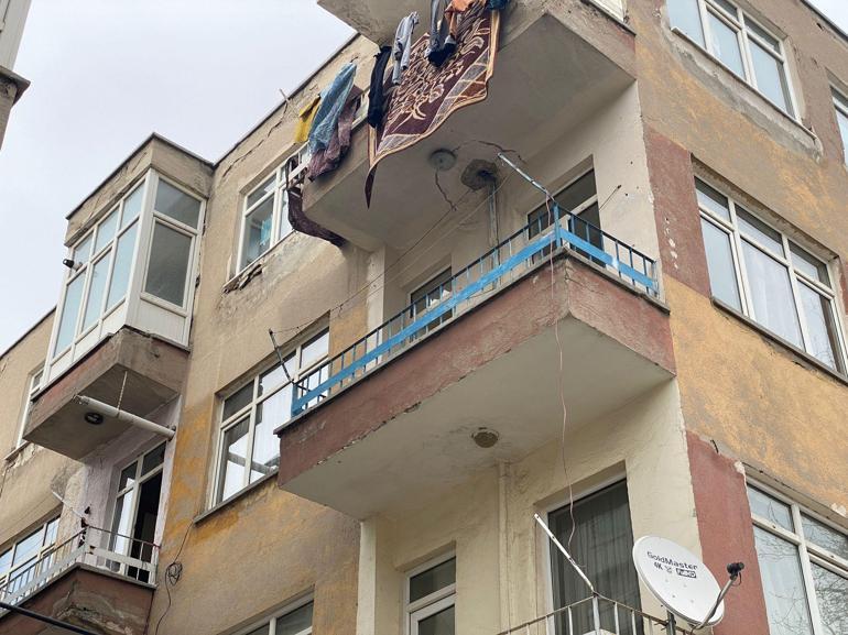 Kayseride balkondan düşen 2 yaşındaki çocuk ağır yaralandı