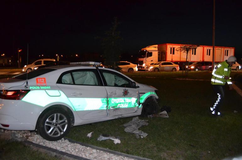 Polis aracı, otomobille çarpıştı: 6 yaralı