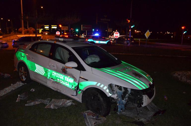 Polis aracı, otomobille çarpıştı: 6 yaralı