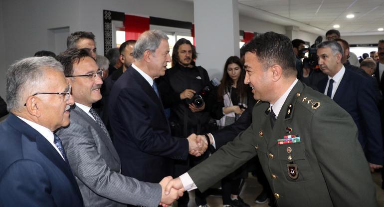 Bakan Akar: Bu terör belasından asil milletimizi kurtaracağız