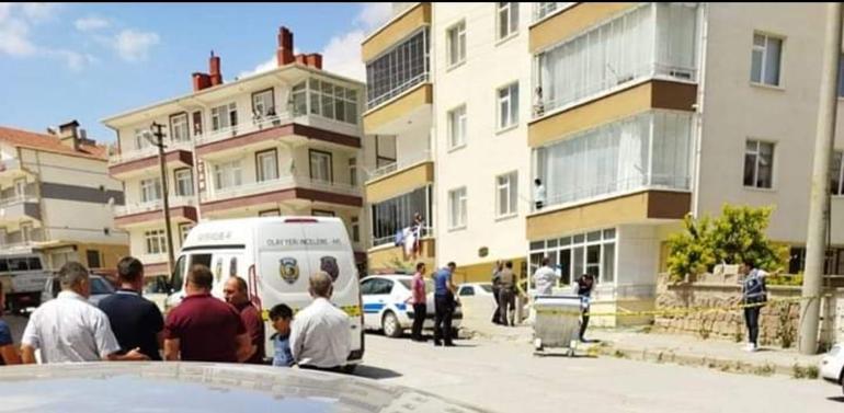 Ablasını, telefonla gönderdiği fotoğraflar için öldürmüş