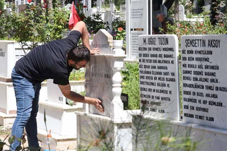 Şehitlikler ve mezarlıklarda bayram yoğunluğu