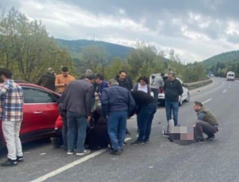 Mezarlık ziyaretine giderken otomobil çarpan baba öldü, oğlu ağır yaralı