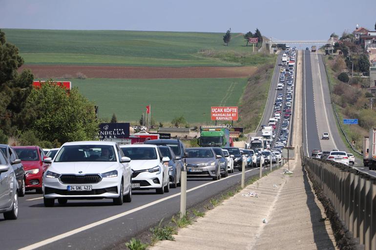 İstanbul- Tekirdağ yolunda araç yoğunluğu