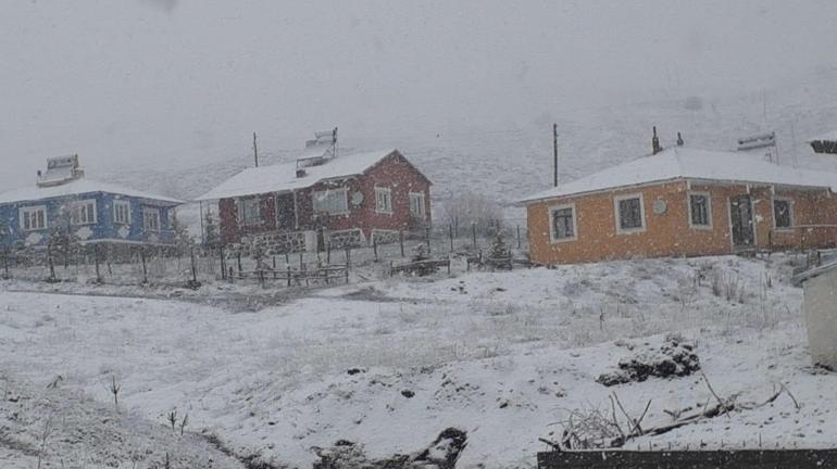 Sivasta yüksek kesimlere kar yağdı