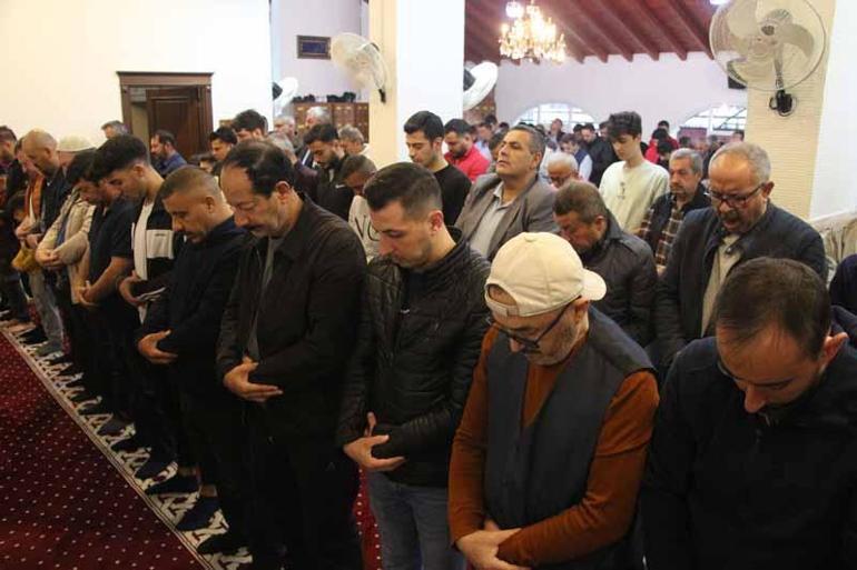 Deprem bölgesinde bayram namazı