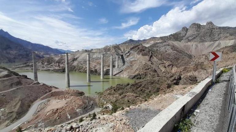 Yusufelindeki heyelanda, inşası süren viyadük zarar görmedi