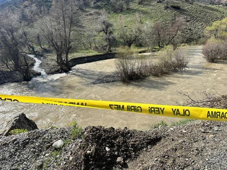 Munzur Çayına uçan otomobildeki 3 kişiyi arama çalışmalarında 3üncü gün