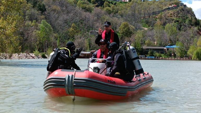 Munzur Çayına uçan otomobildeki 3 genç, 5 gündür aranıyor