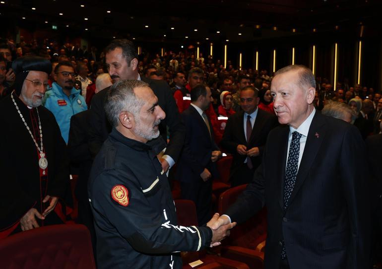 Erdoğan: Deprem bölgesinde 1 yıl içinde 319 bin konut teslim edeceğiz