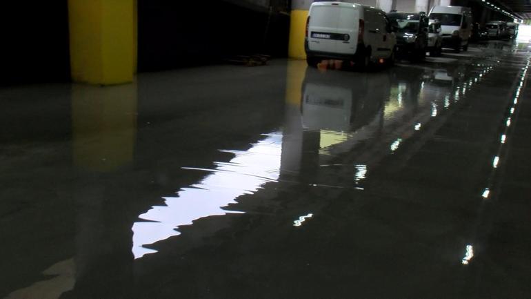 Bakırköyde yeni Sosyete Pazarı Otoparkı sular altında kaldı