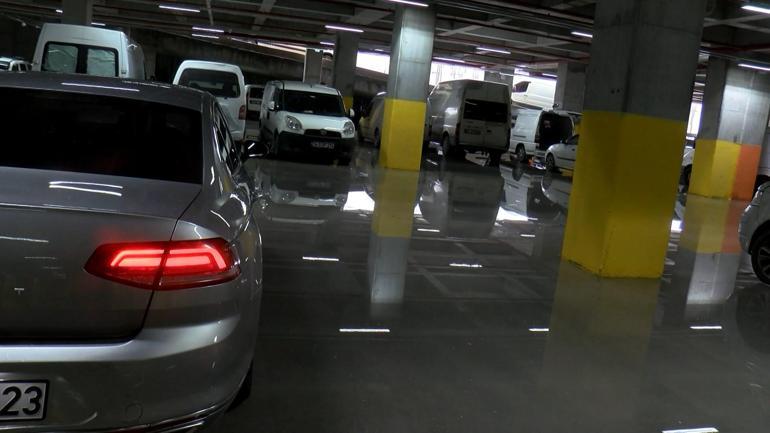 Bakırköyde yeni Sosyete Pazarı Otoparkı sular altında kaldı