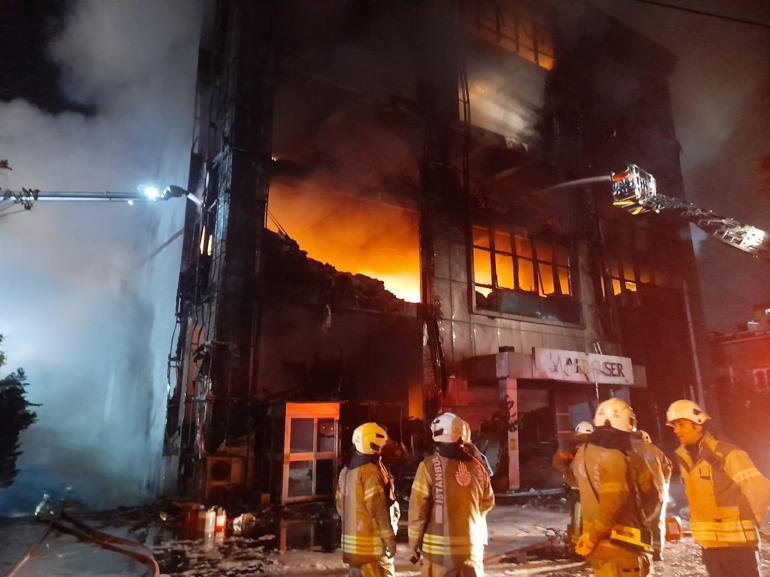 Akit Medya Grubunun da bulunduğu binada çıkan yangın devam ediyor