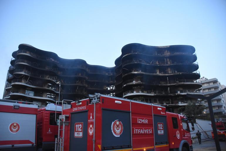 İzmirde lüks sitedeki yangının büyüklüğü gün ağarınca ortaya çıktı