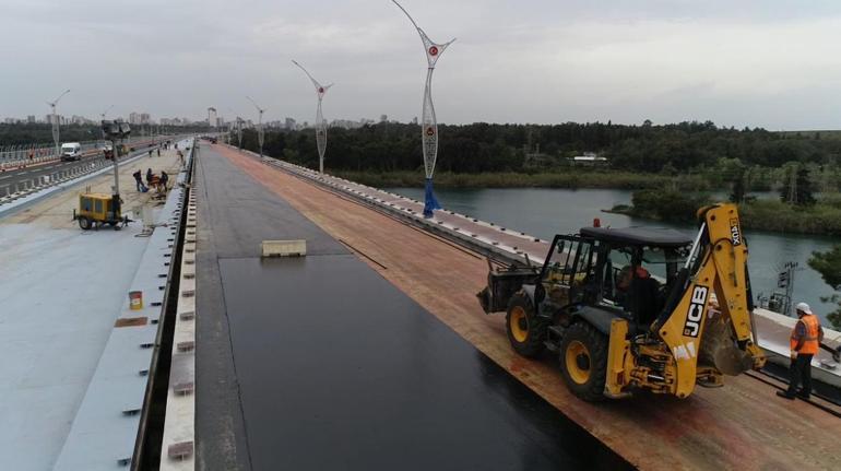 Adana 15 Temmuz Şehitler Köprüsü açıldı