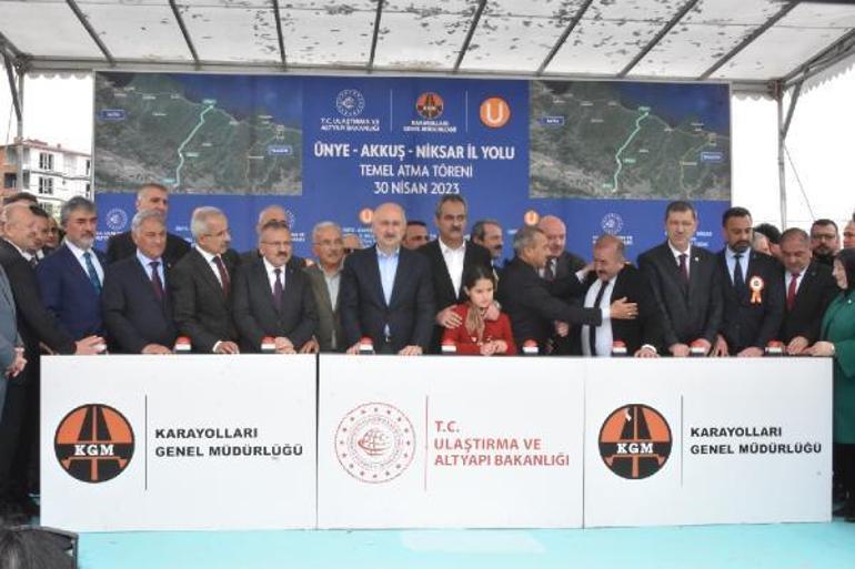 Bakan Karaismailoğlu ve Özer, Ünye-Akkuş-Niksar kara yolunun temel atma törenine katıldı