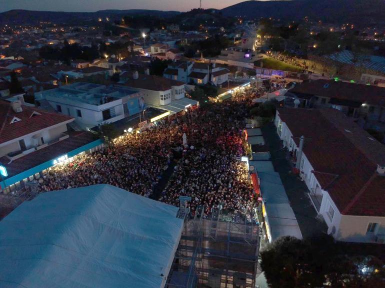 Duman konseriyle sona eren Alaçatı Ot Festivaline 1.3 milyon ziyaretçi