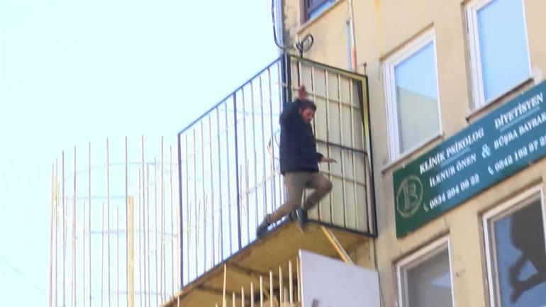 Beşiktaş’ta 4üncü kattan iş yerinin tentesine atlayınca yaralandı