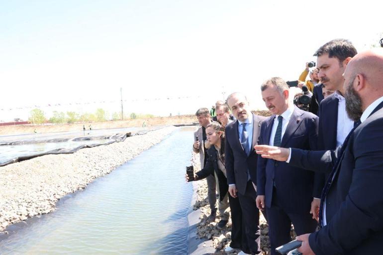 Bakan Kurum: İzmit Körfezi’ni 8 milyon ton çamurdan kurtaracağız