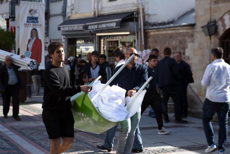 Edirnede parti standı tartışması kavgaya dönüştü: 1 yaralı