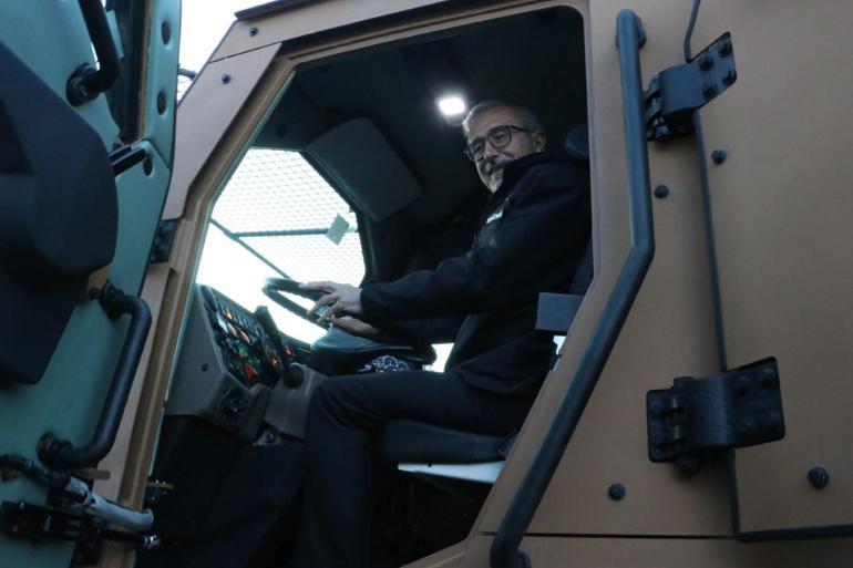 Kara Kuvvetleri Komutanlığına 8x8 Tekerlekli Kurtarıcı Araçların ilk teslimi yapıldı