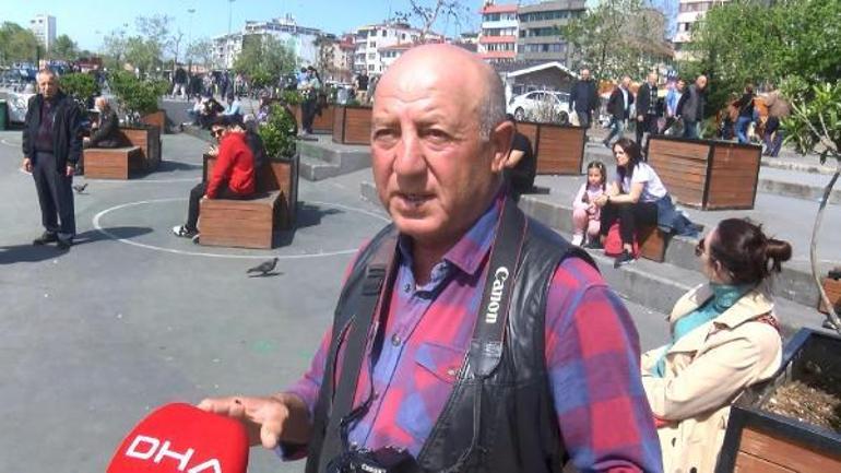 Sokak müzisyeni Cihan Aymazın öldürüldüğü yere çiçek ve müzik aletleri bırakıldı