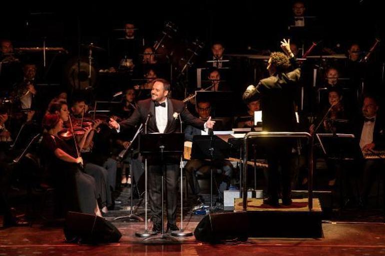 Tenor Murat Karahan, AKM sahnesinde konser verdi