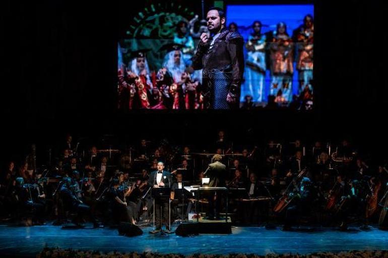 Tenor Murat Karahan, AKM sahnesinde konser verdi