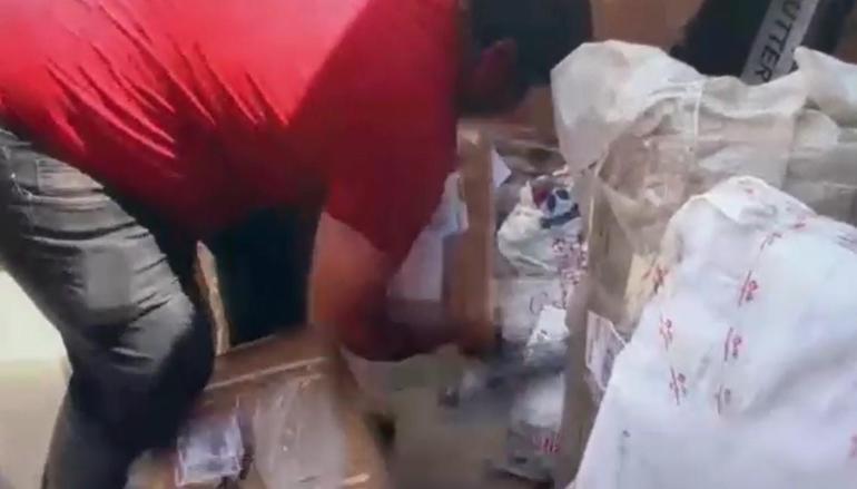 Hatayda kargo kolilerinden 20 tabanca ele geçirildi