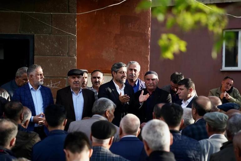 Eski bakan Zeki Ergezenin oğlu, babasının izinde