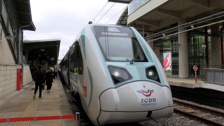 324 yolcu kapasiteli ilk Milli Elektrikli Tren Marmaray Bakırköy İstasyonunda