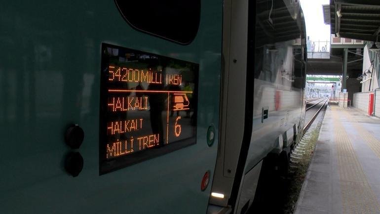 324 yolcu kapasiteli ilk Milli Elektrikli Tren Marmaray Bakırköy İstasyonunda
