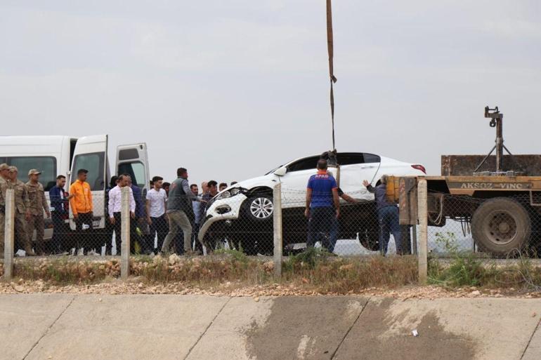 Düğüne gidenlerin otomobili kanala uçtu; 2 ölü, 1 yaralı, 1 kayıp