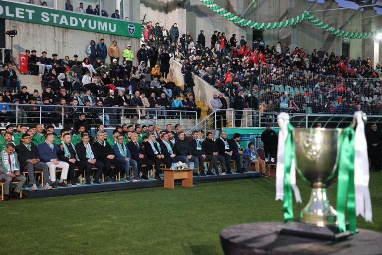 Sultanbeyli Belediyespor’da şampiyonluk kutlaması yapıldı