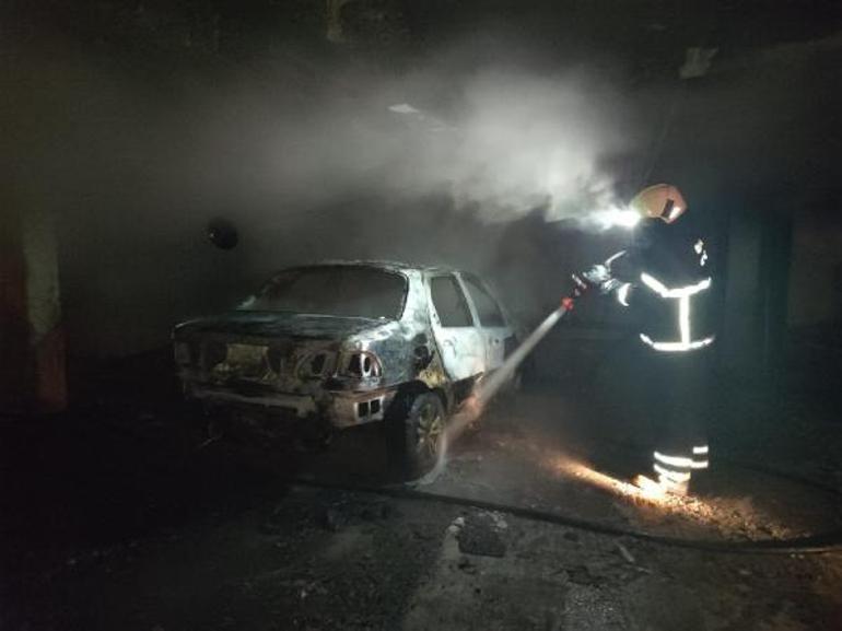 Samsunda park halindeki otomobil yandı