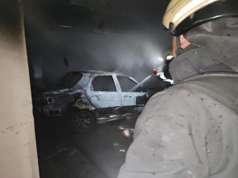 Samsunda park halindeki otomobil yandı
