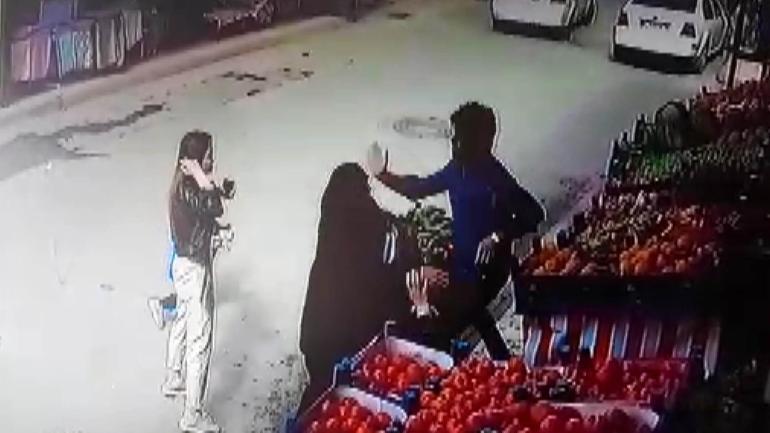 Markette 3 kadının darbedilmesi kamerada