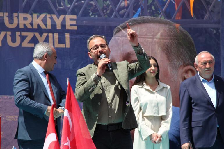 Bakan Kasapoğlu, İzmir Balık Hali’ni ziyaret etti