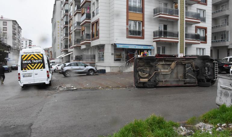 Minibüsler çarpıştı; 5 yaralı